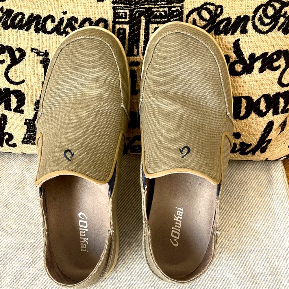 OluKai Men’s indoor outdoor Slippers